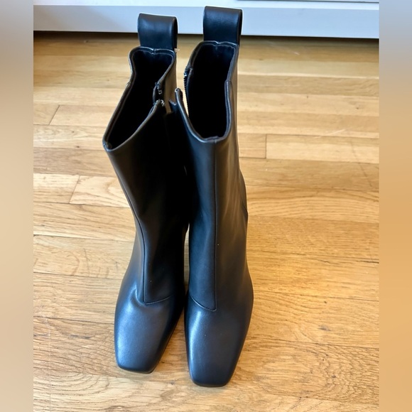 H&M Shoes - H&M Black Faux Leather Ankle Boots Women’s Size 6 Block Heel Chic Zip Style.